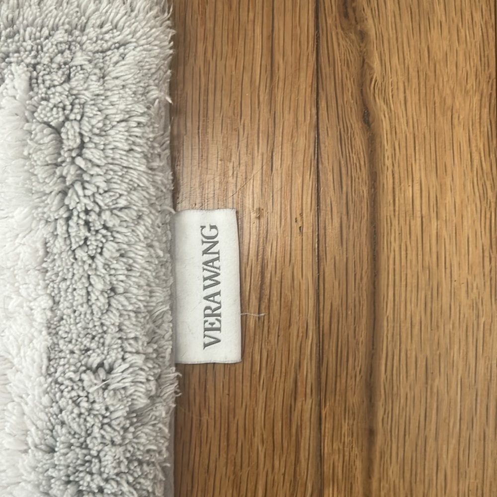 Vera Wang Rug Set - Picture 2 of 2